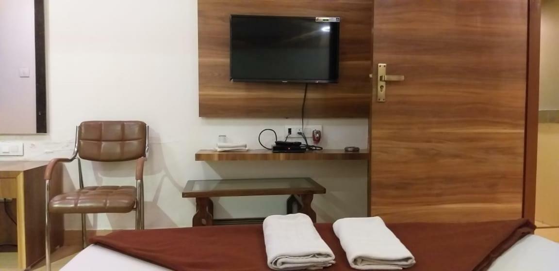 Hotel Aditi International - Mumbai — Photos 1